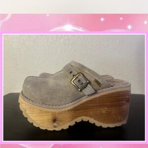 🦋 Women's Suede Platform Clogs 🦋